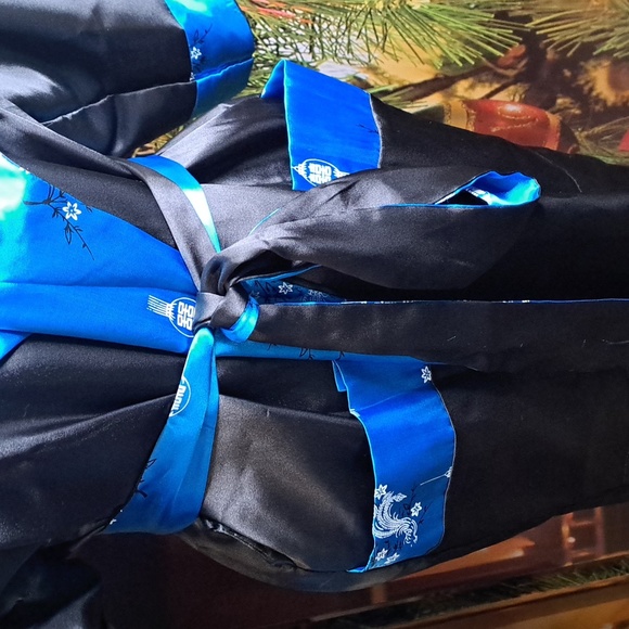 Beautiful double-sided kimono robe size medium - Picture 6 of 10